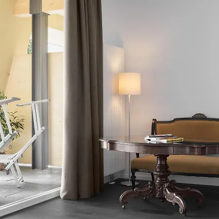 Tivoli Hotel 4*
