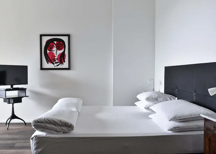 蒂沃利别墅酒店