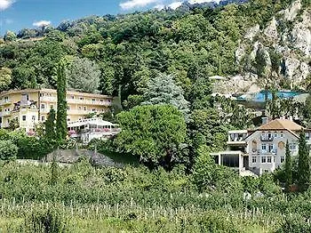 蒂沃利别墅酒店