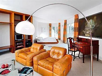 蒂沃利别墅酒店